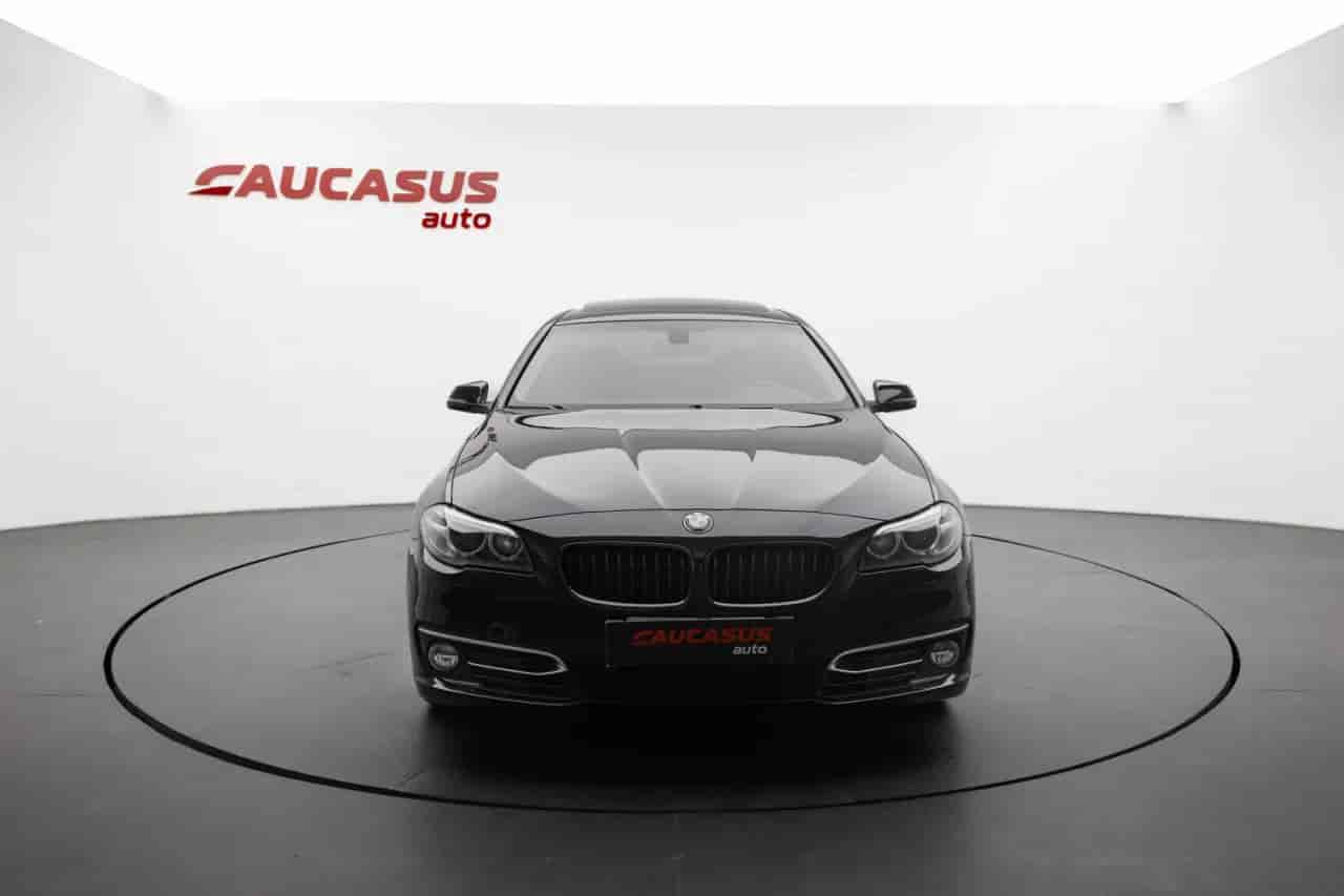 BMW 528i - 2
