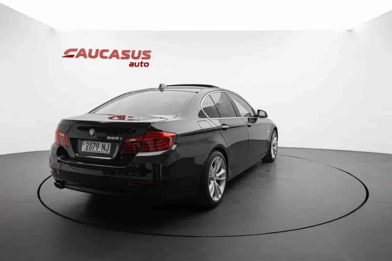 BMW 528i - 4