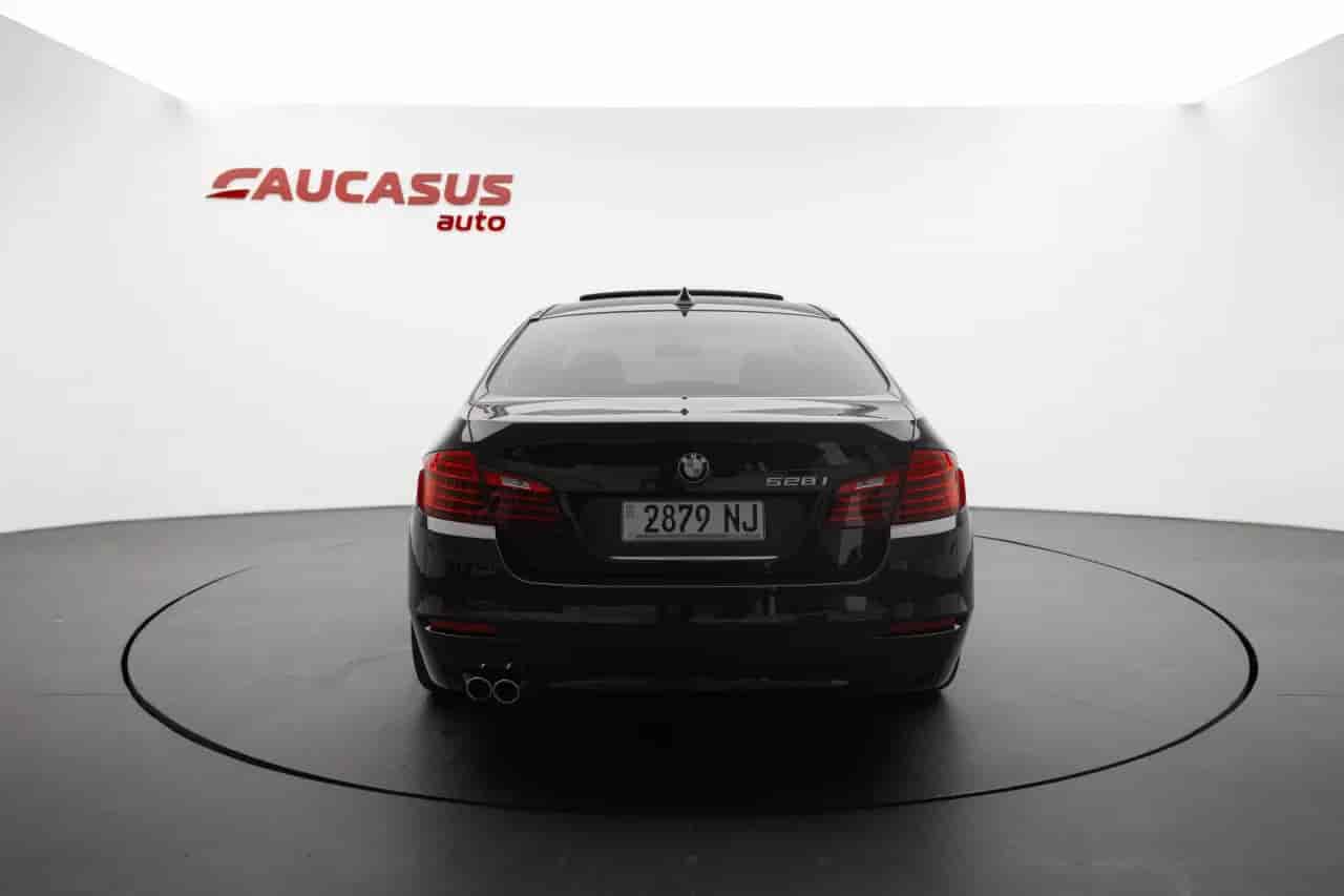 BMW 528i - 5