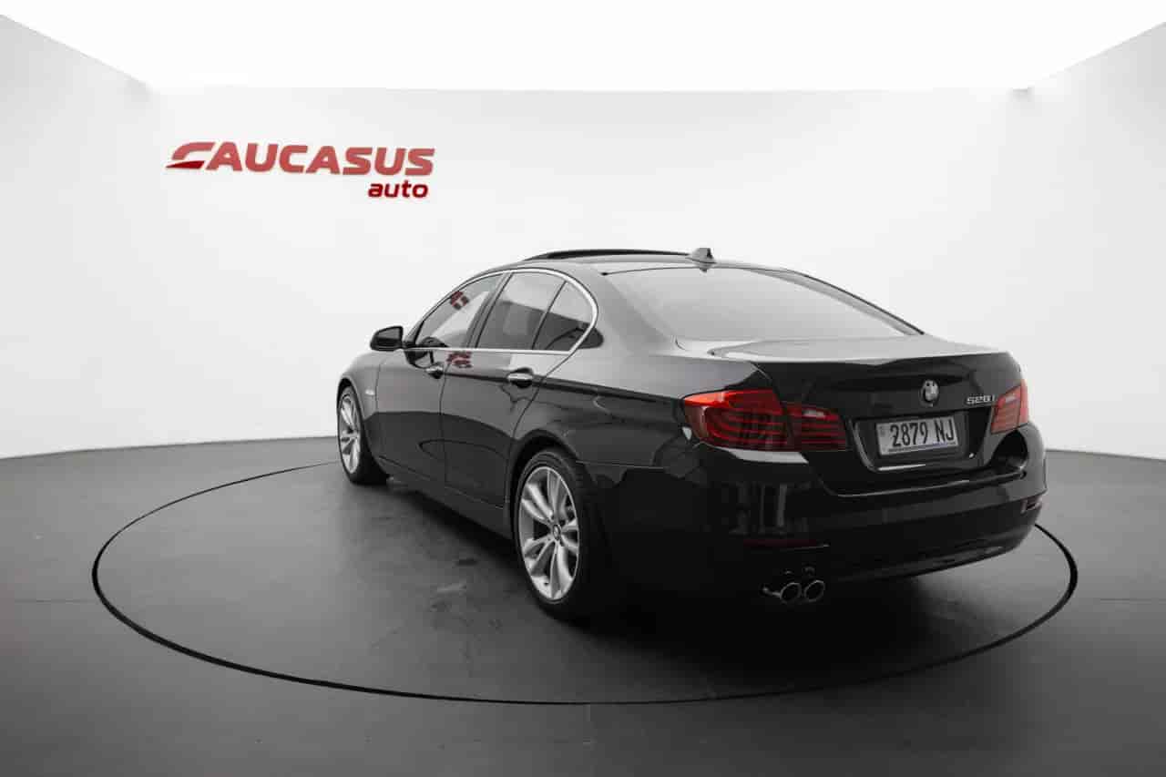 BMW 528i - 6
