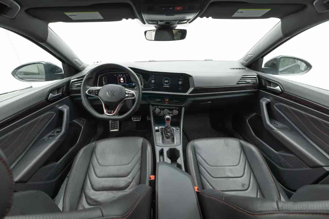 VOLKSWAGEN Jetta GLI - 9