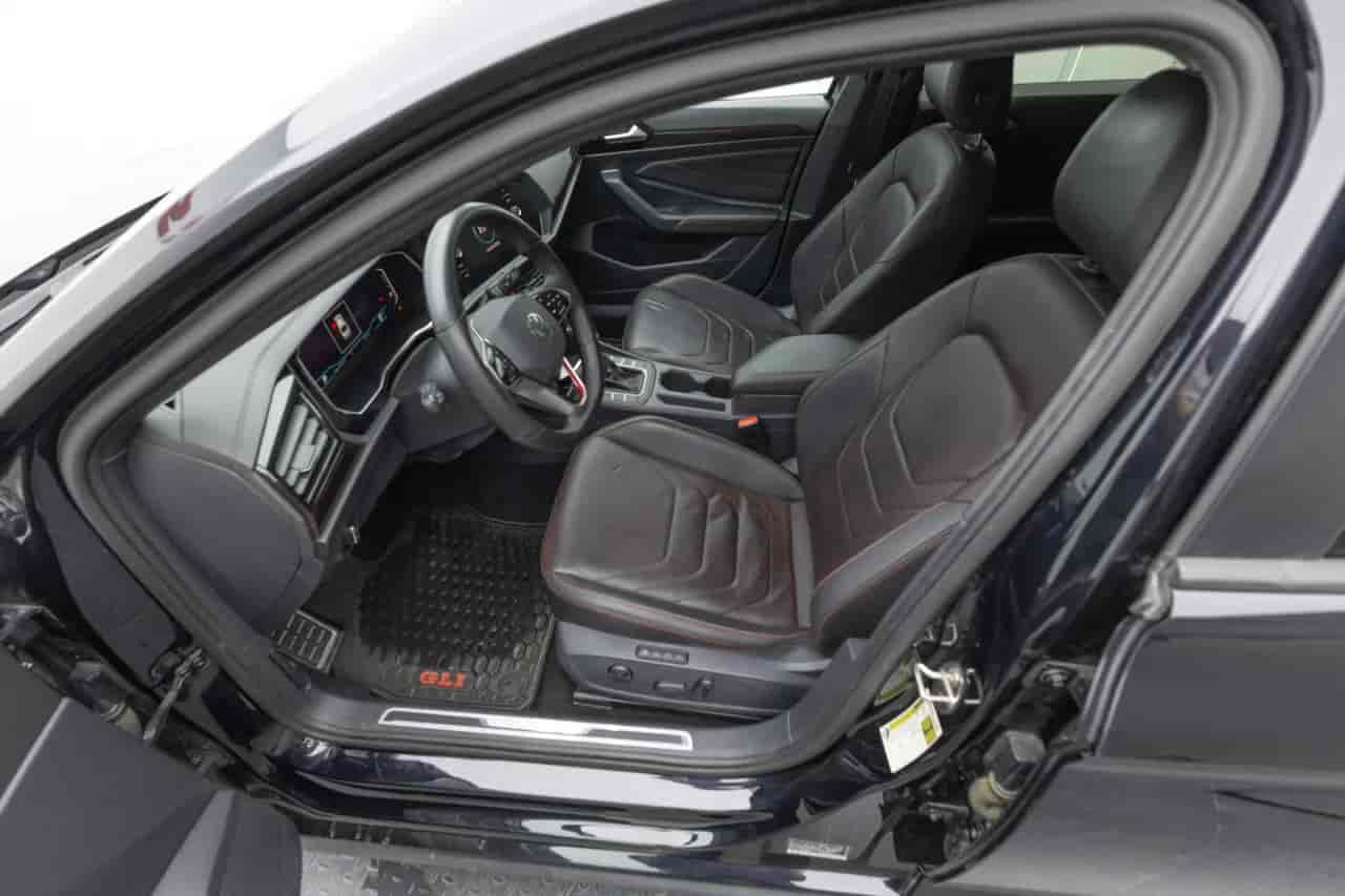 VOLKSWAGEN Jetta GLI - 10