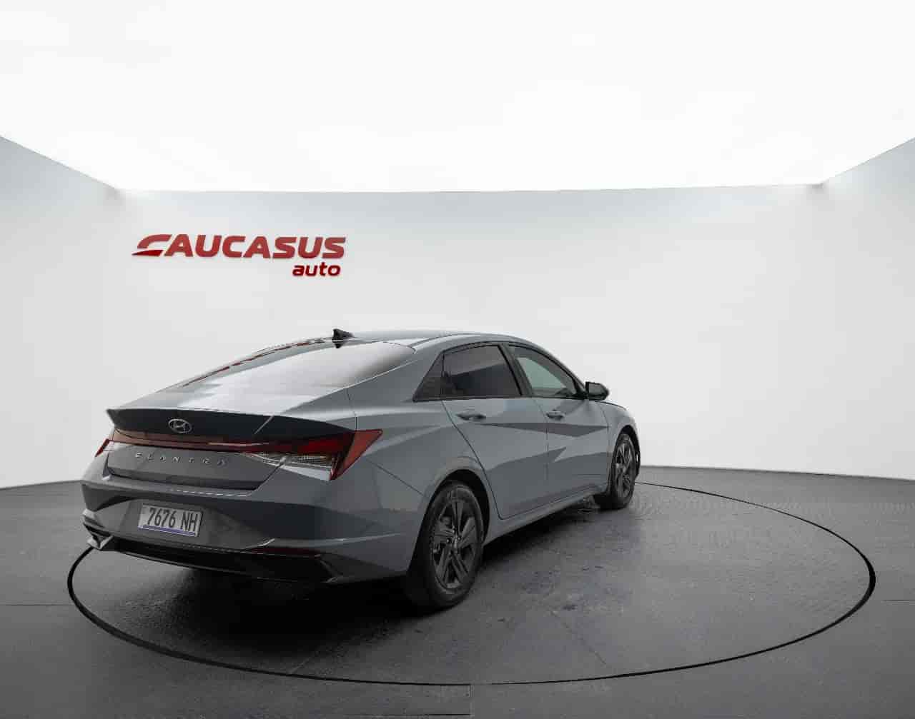 HYUNDAI Elantra - 4