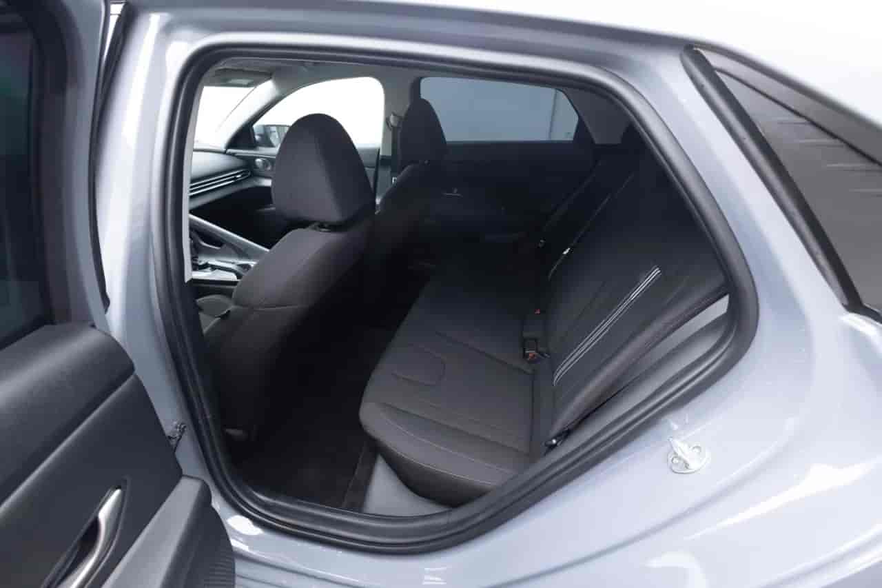 HYUNDAI Elantra - 8