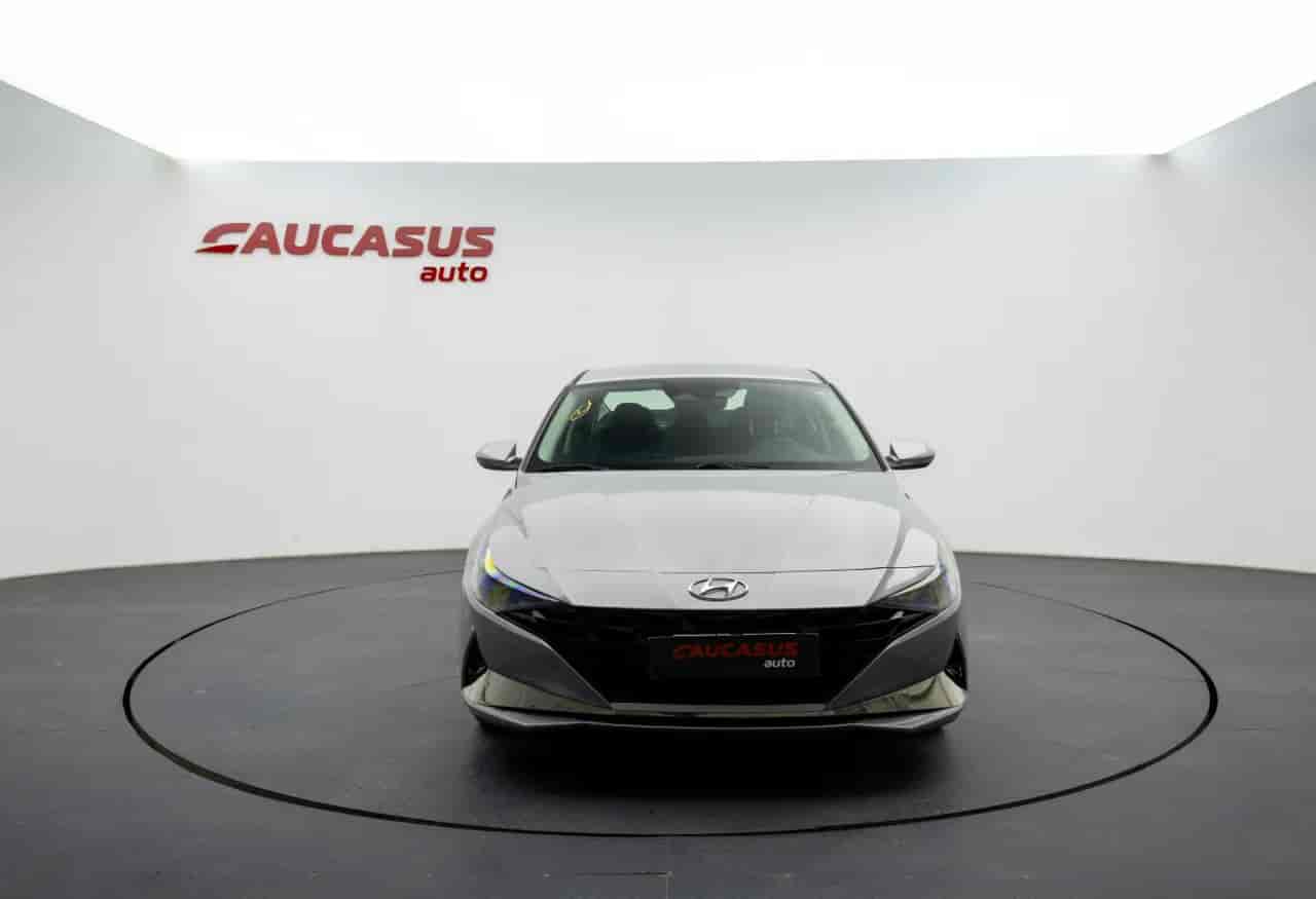 HYUNDAI Elantra - 2