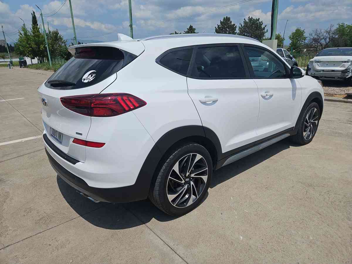 HYUNDAI Tucson - 5