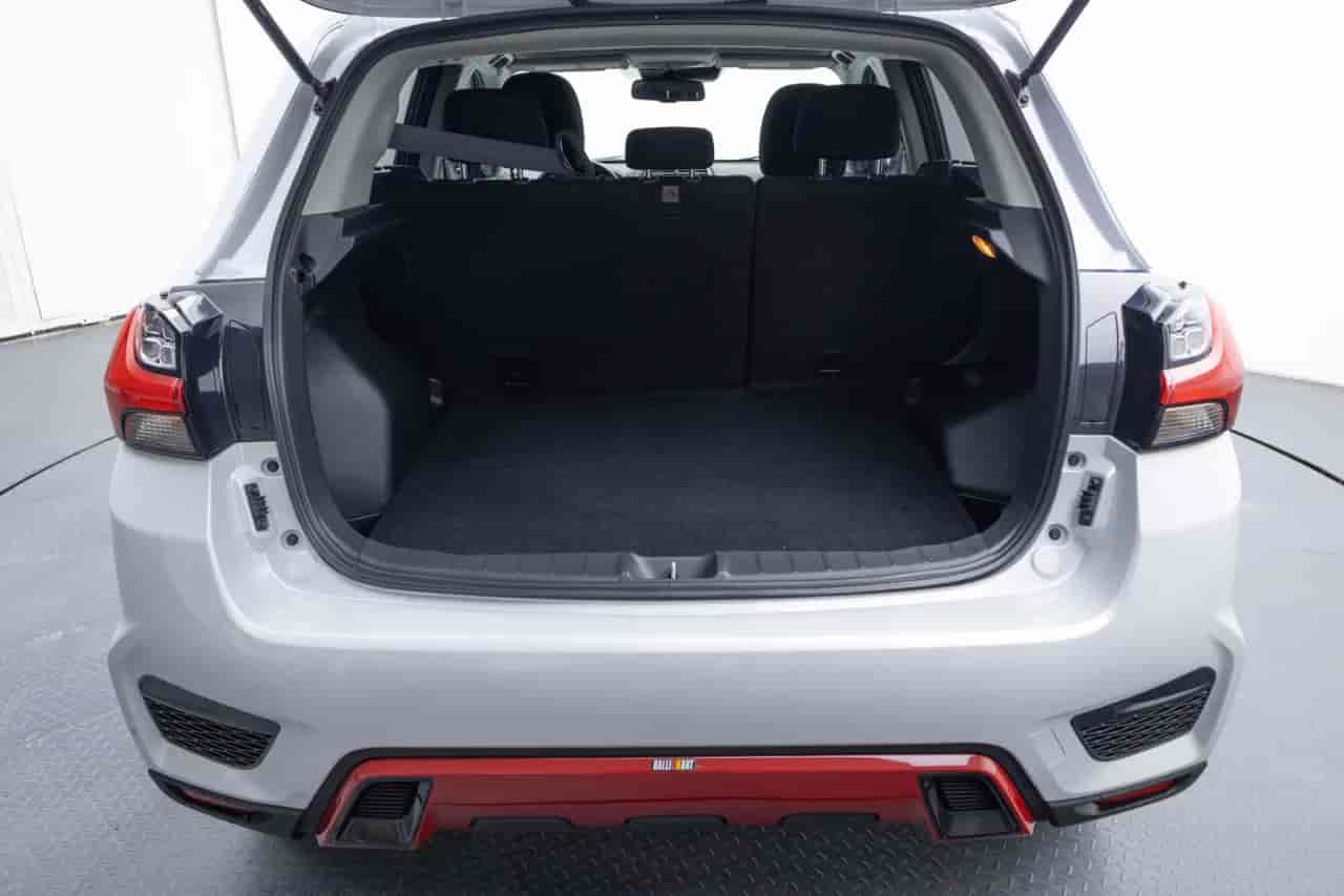 MITSUBISHI Outlander - 7