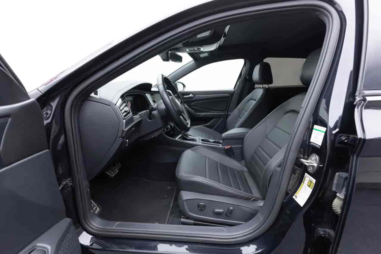 VOLKSWAGEN Jetta - 10