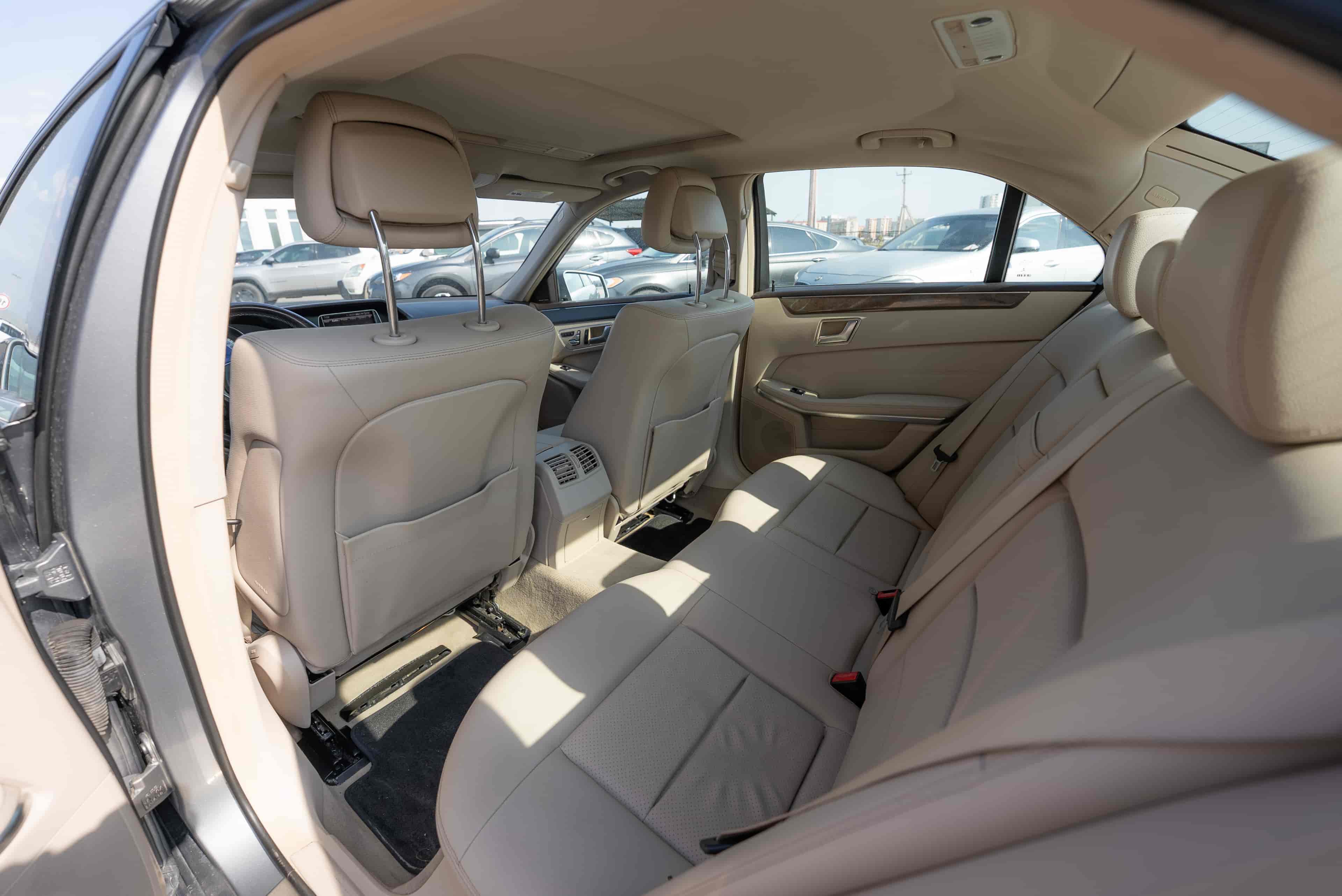 MERCEDES-BENZ E-Class - 8