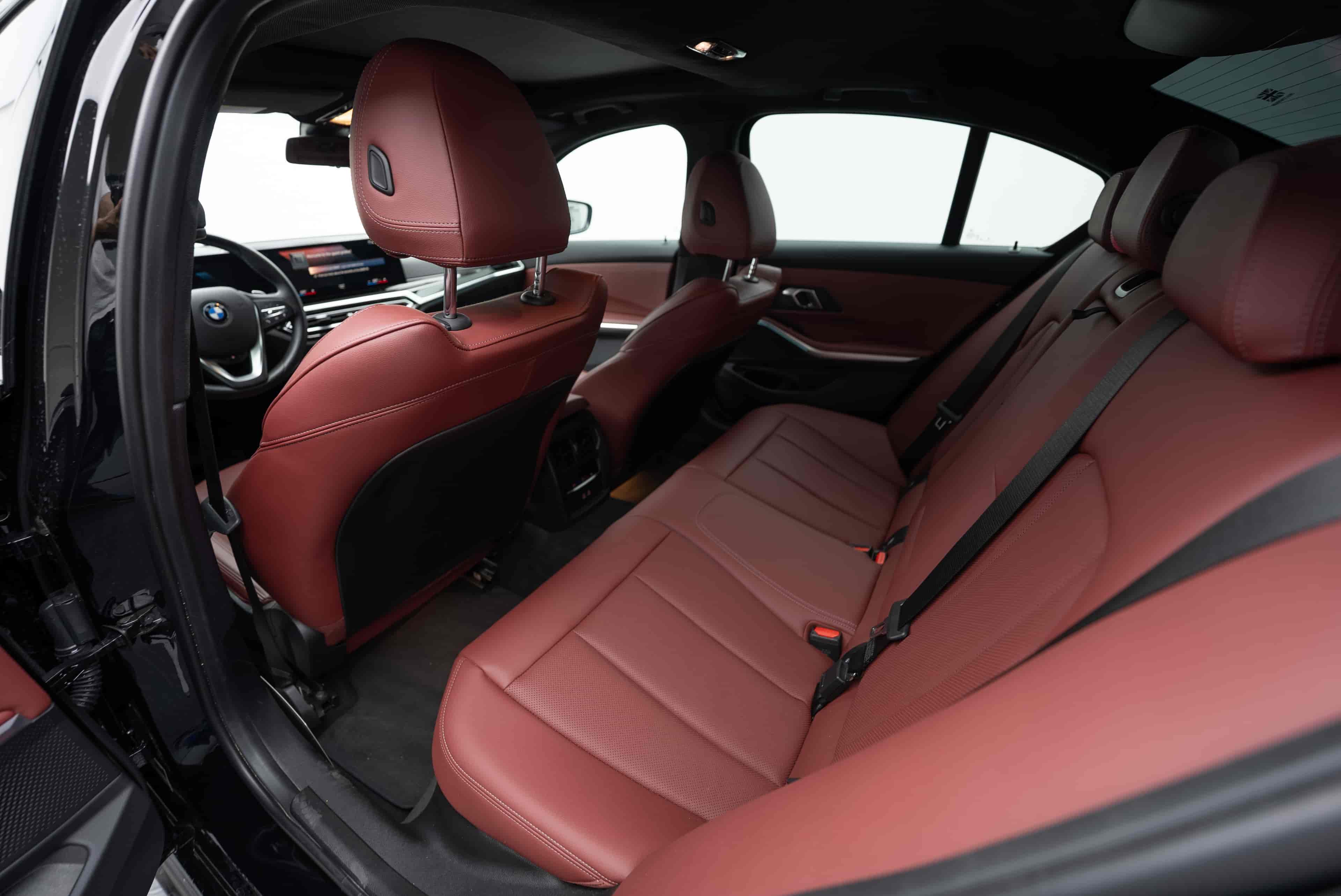 BMW 330i - 8