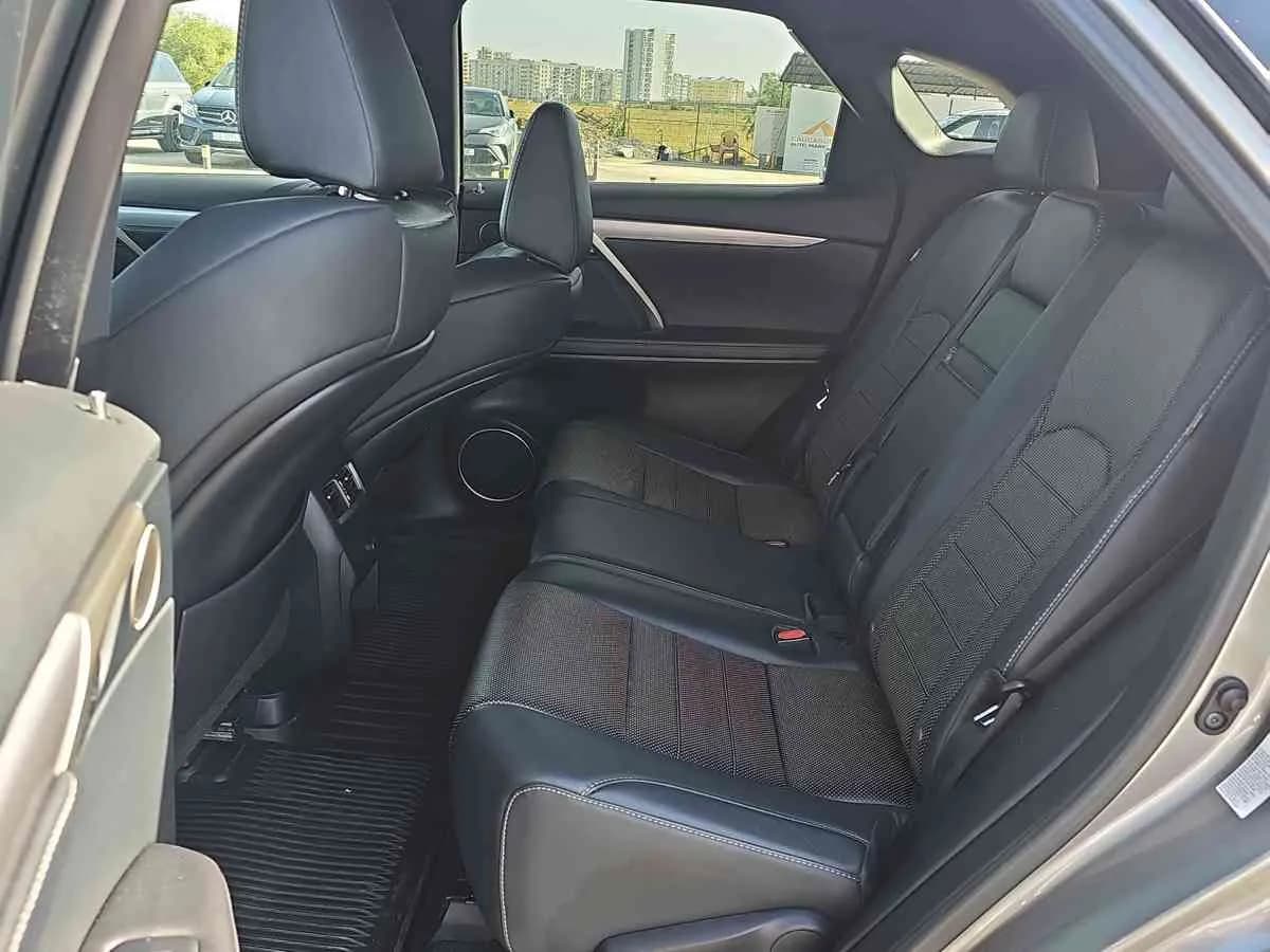 LEXUS RX - 7