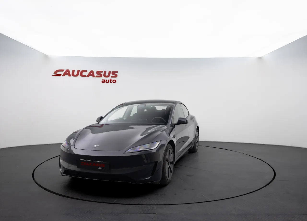 2024 TESLA Model 3