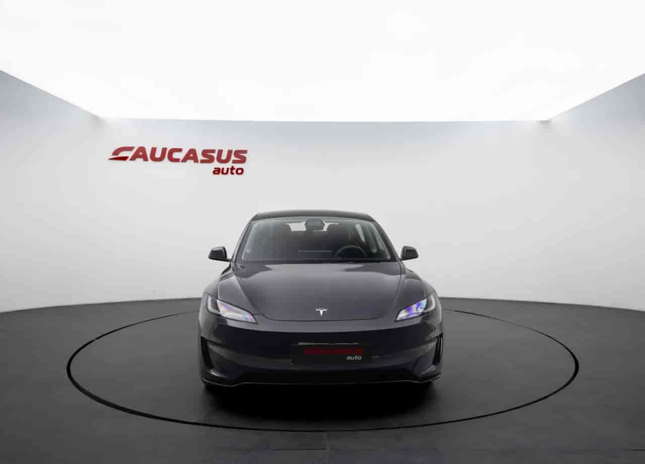 TESLA Model 3 - 2