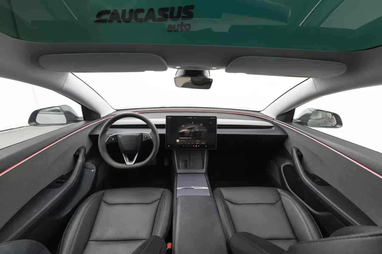 TESLA Model 3 - 9