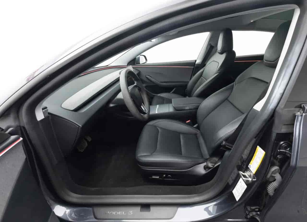 TESLA Model 3 - 10