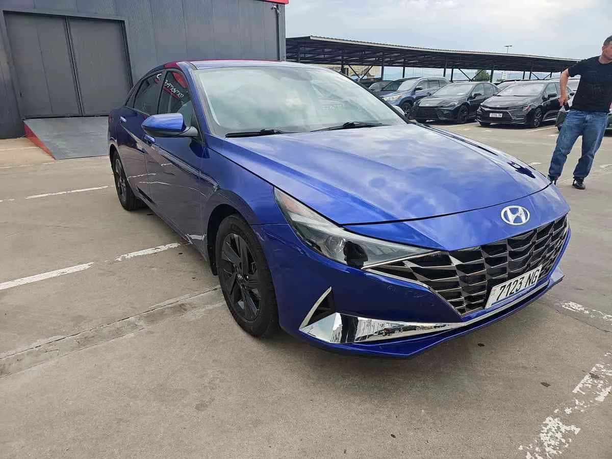 HYUNDAI Elantra - 3