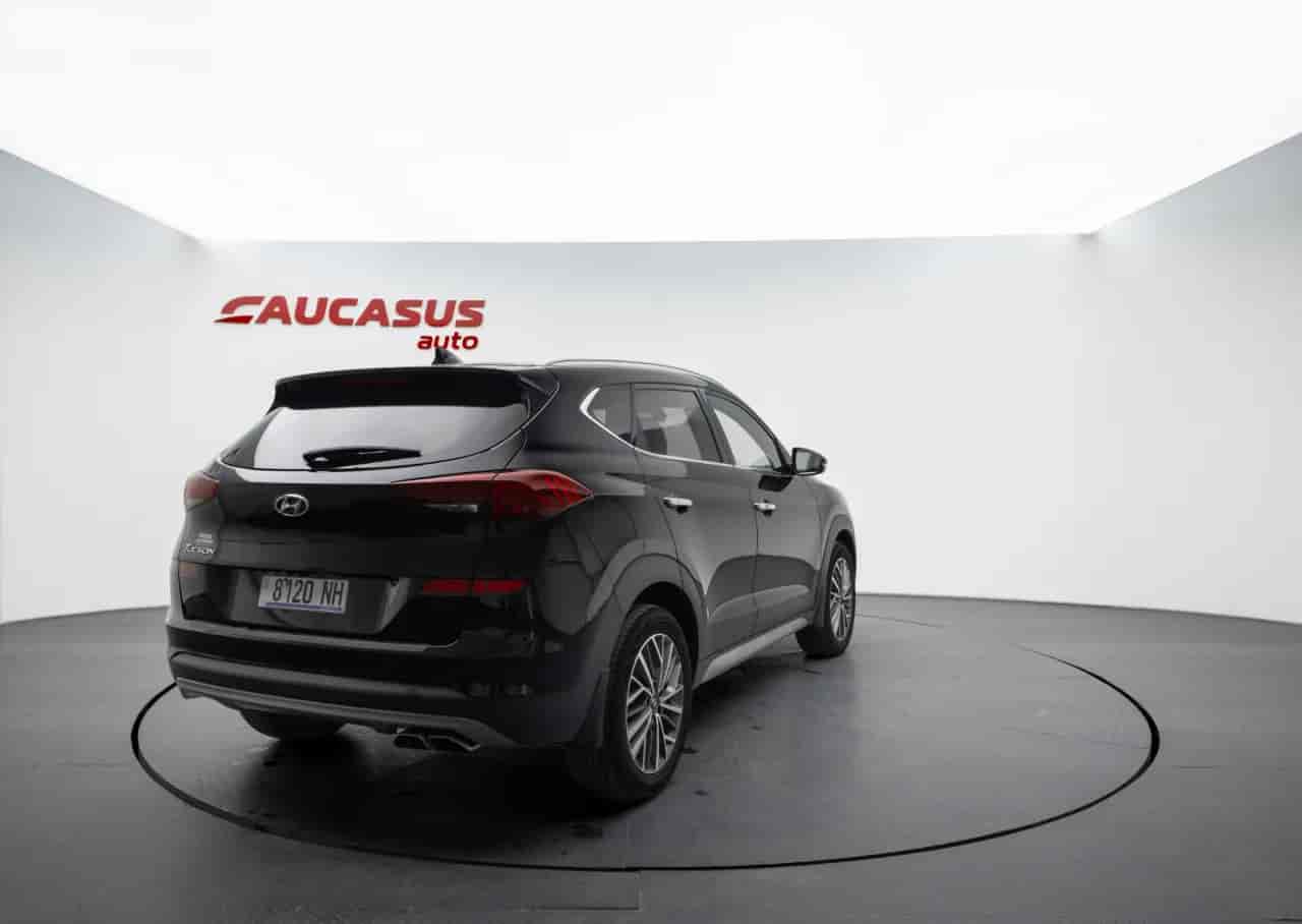 HYUNDAI Tucson - 4