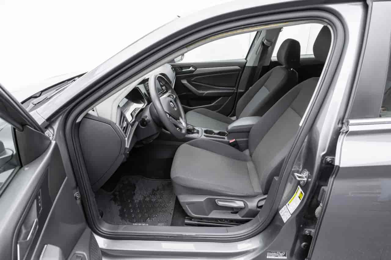VOLKSWAGEN Jetta - 10