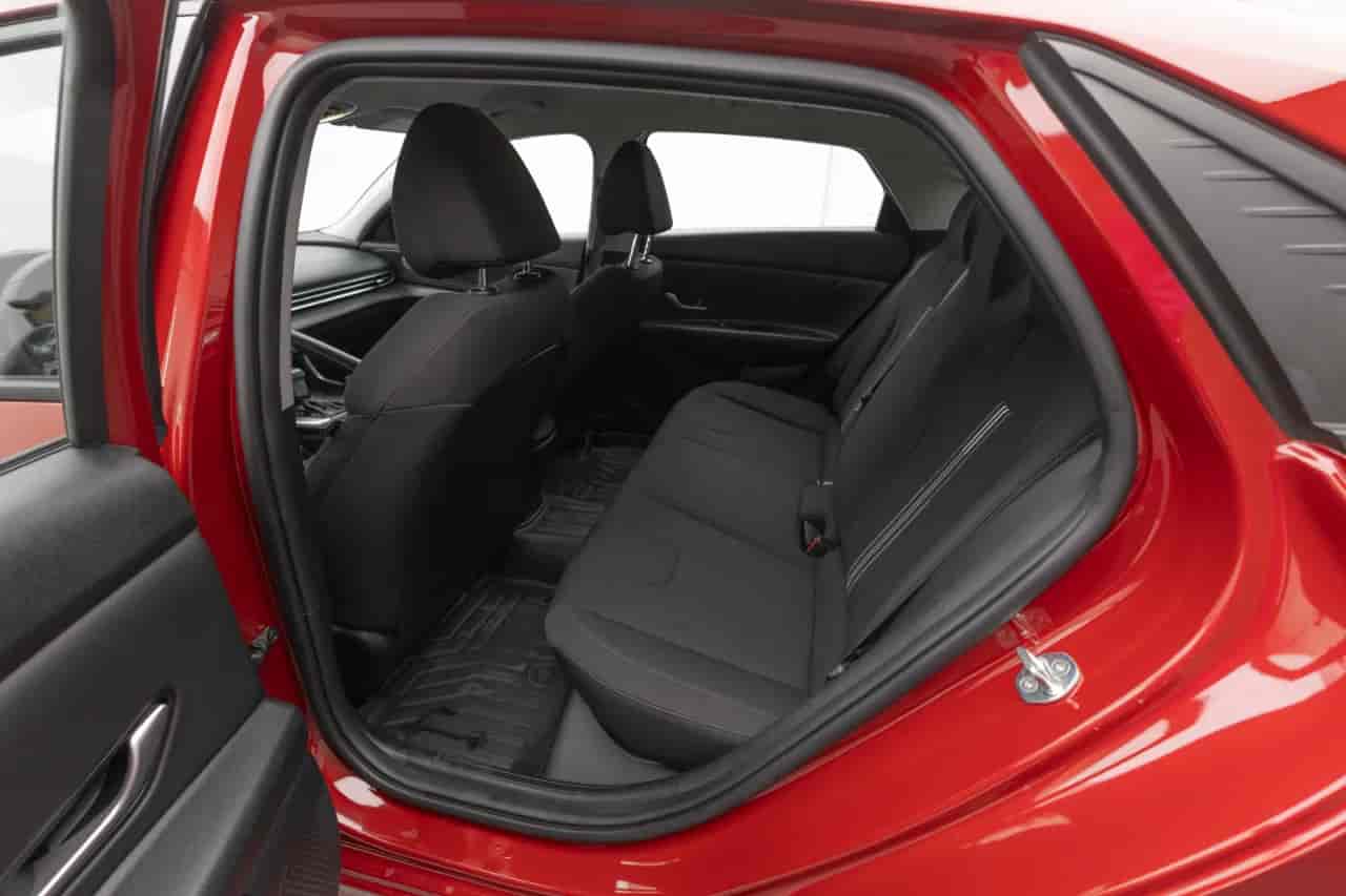 HYUNDAI Elantra - 8