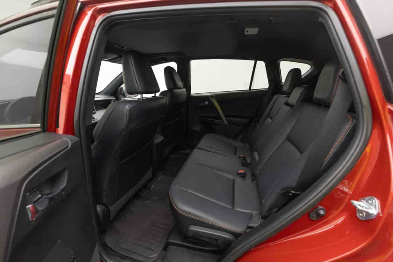 TOYOTA RAV4 - 8