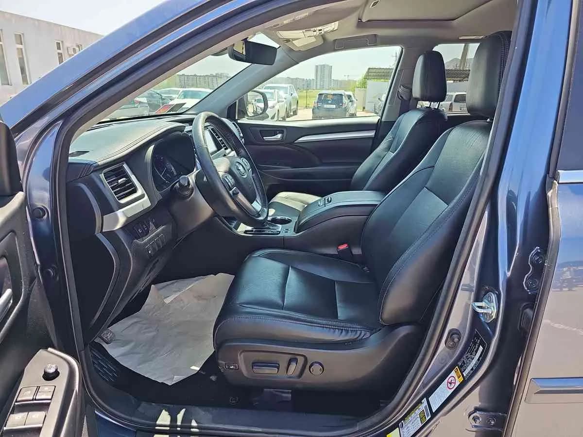 TOYOTA Highlander - 10