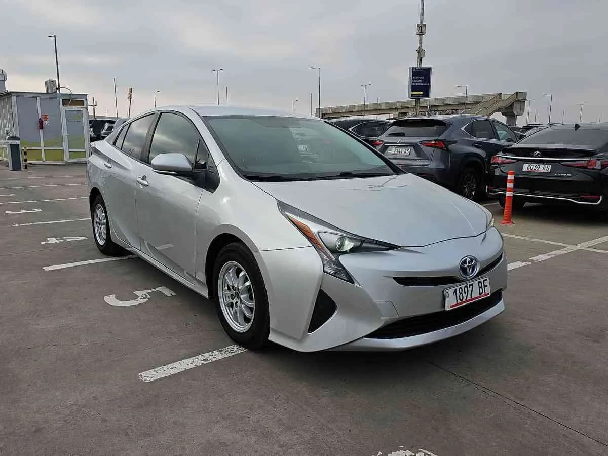 TOYOTA Prius - 3