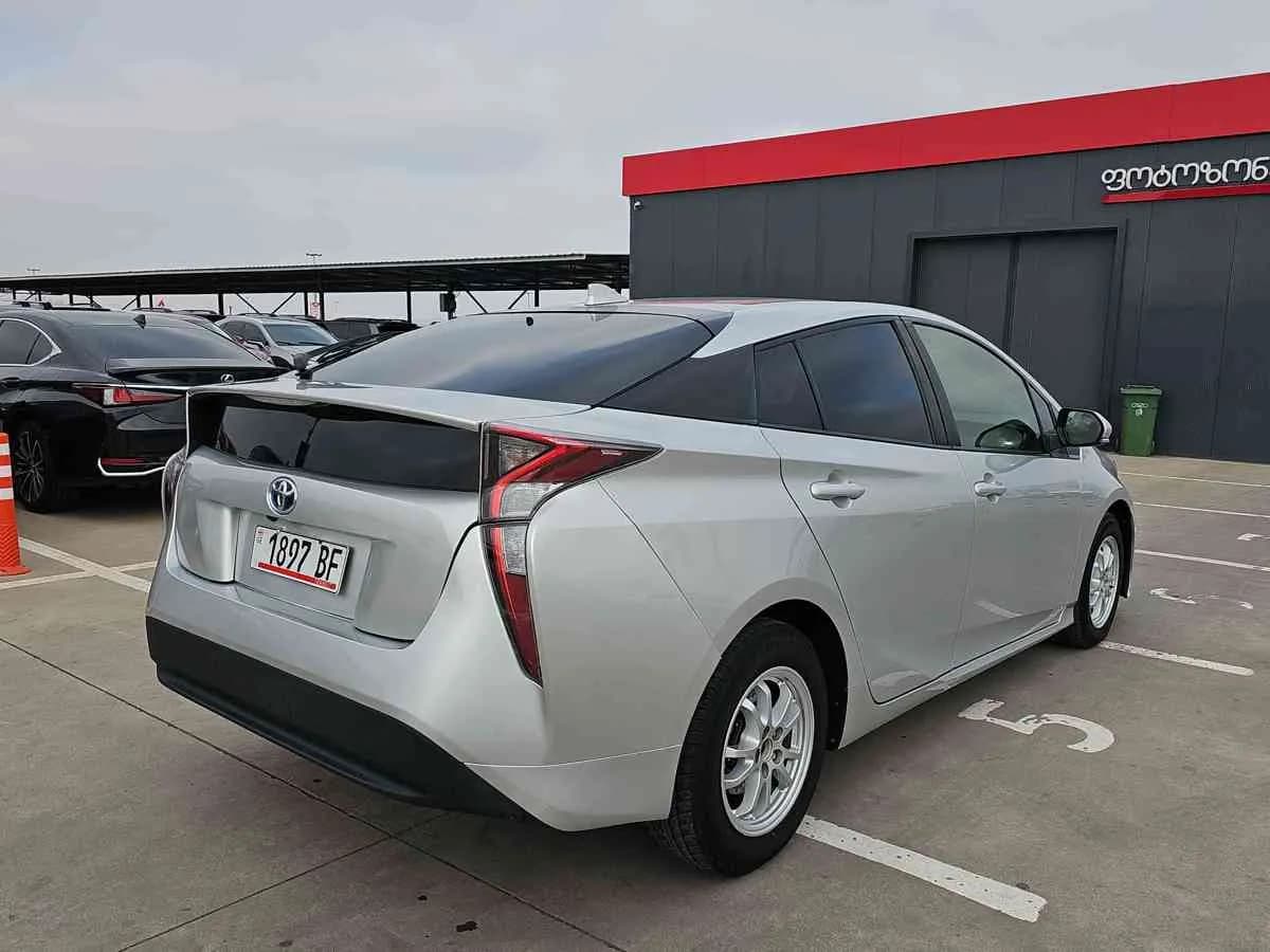 TOYOTA Prius - 4