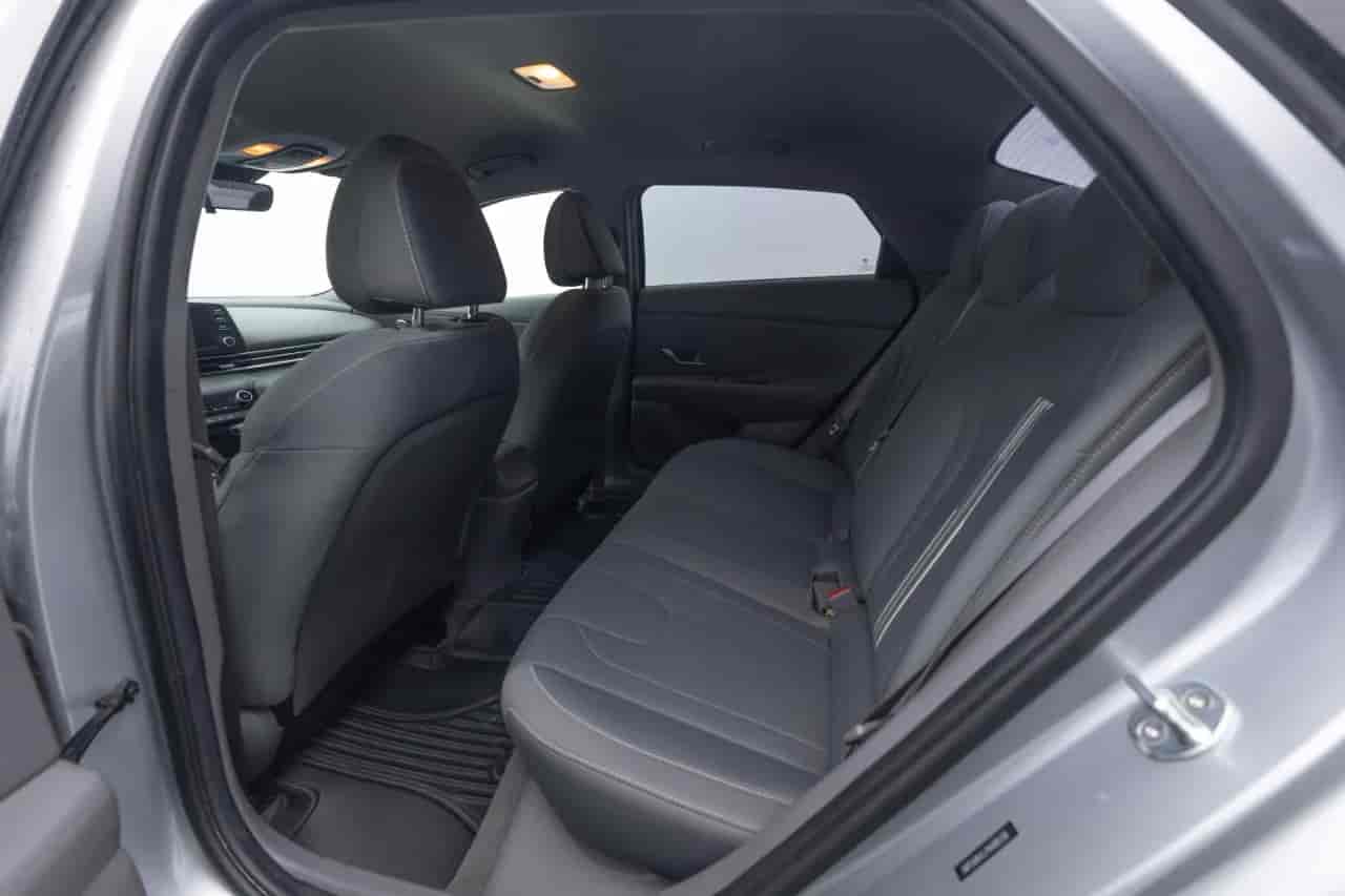 HYUNDAI Elantra - 8