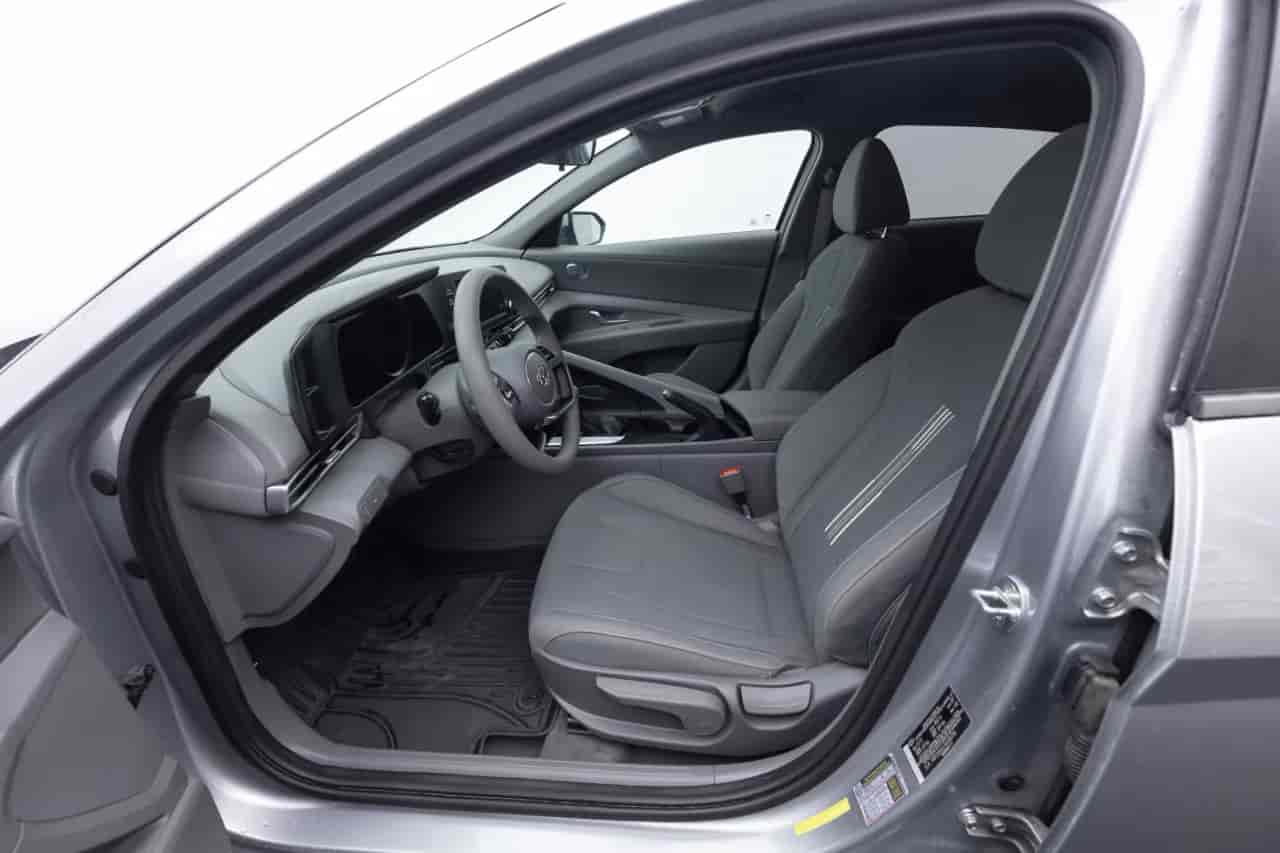 HYUNDAI Elantra - 10