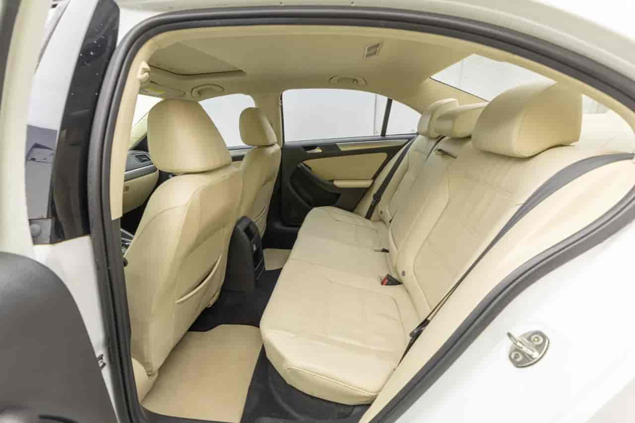 VOLKSWAGEN Jetta - 8