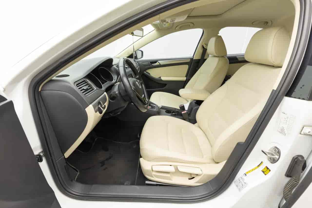 VOLKSWAGEN Jetta - 10
