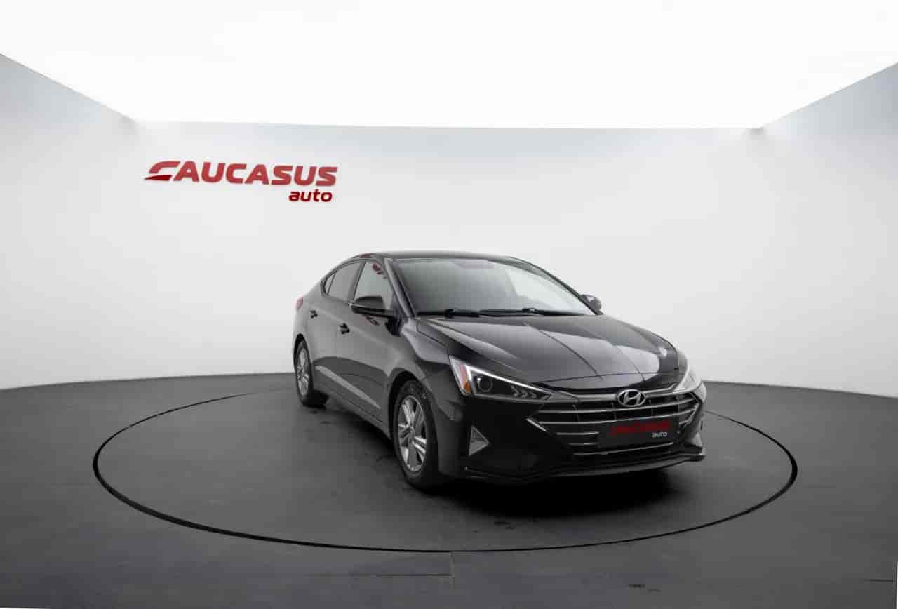 HYUNDAI Elantra - 3