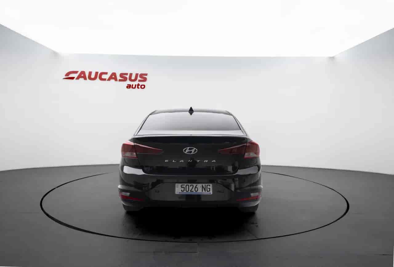 HYUNDAI Elantra - 5