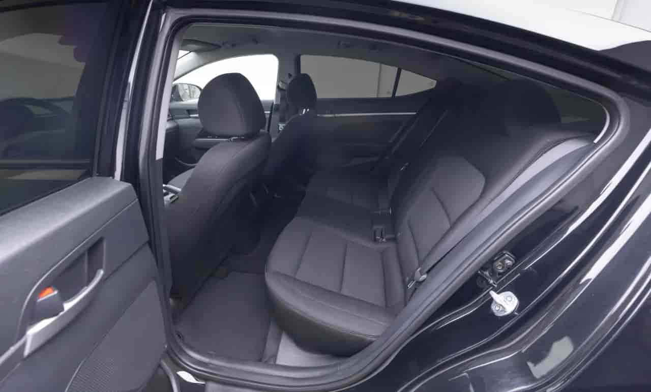 HYUNDAI Elantra - 8