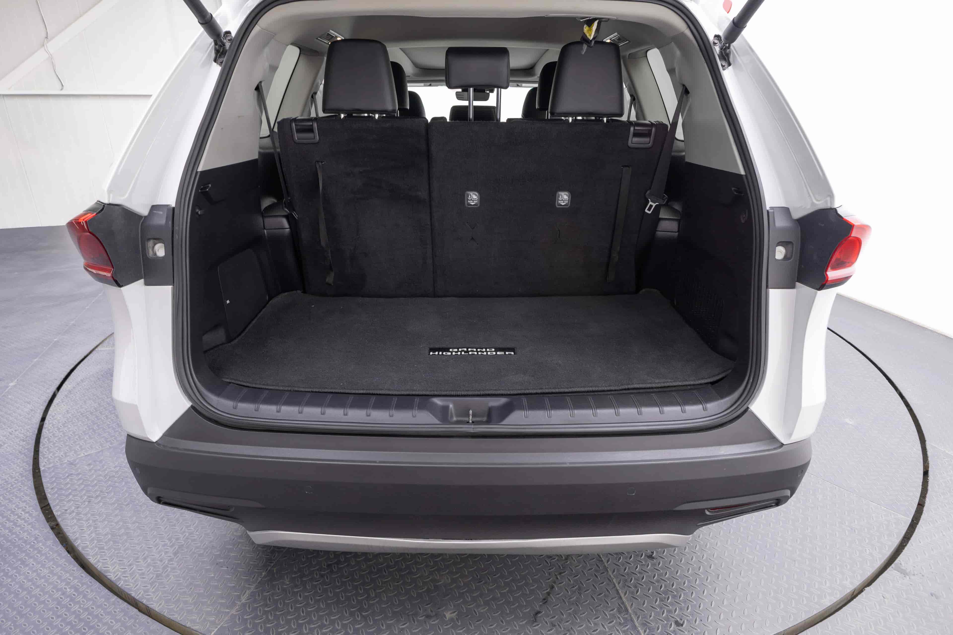 TOYOTA Grand Highlander - 7