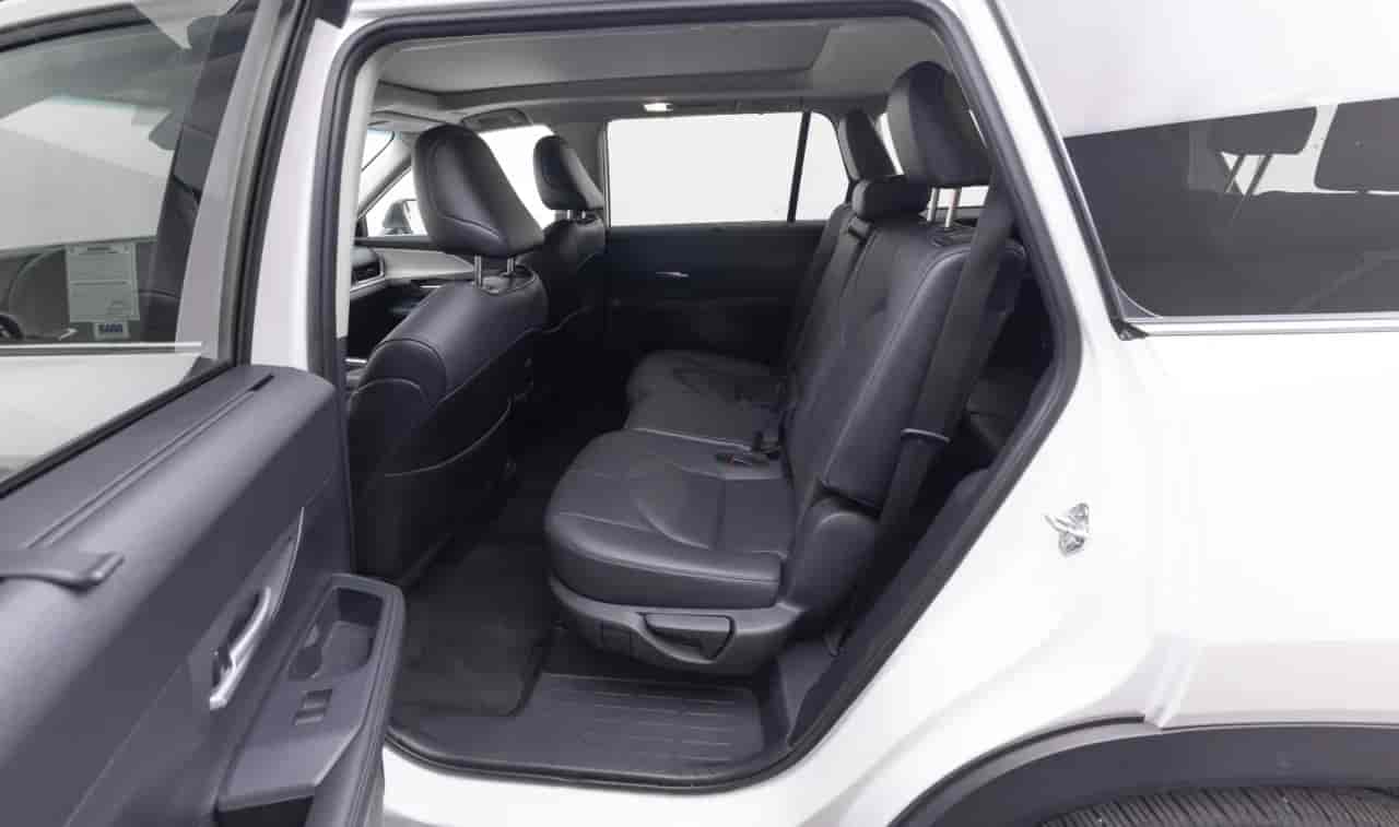 TOYOTA Grand Highlander - 8