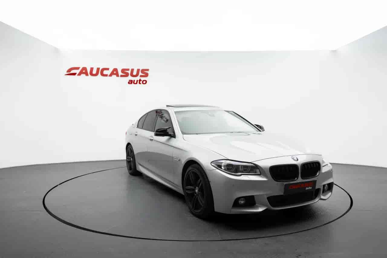 BMW 5-Series - 3