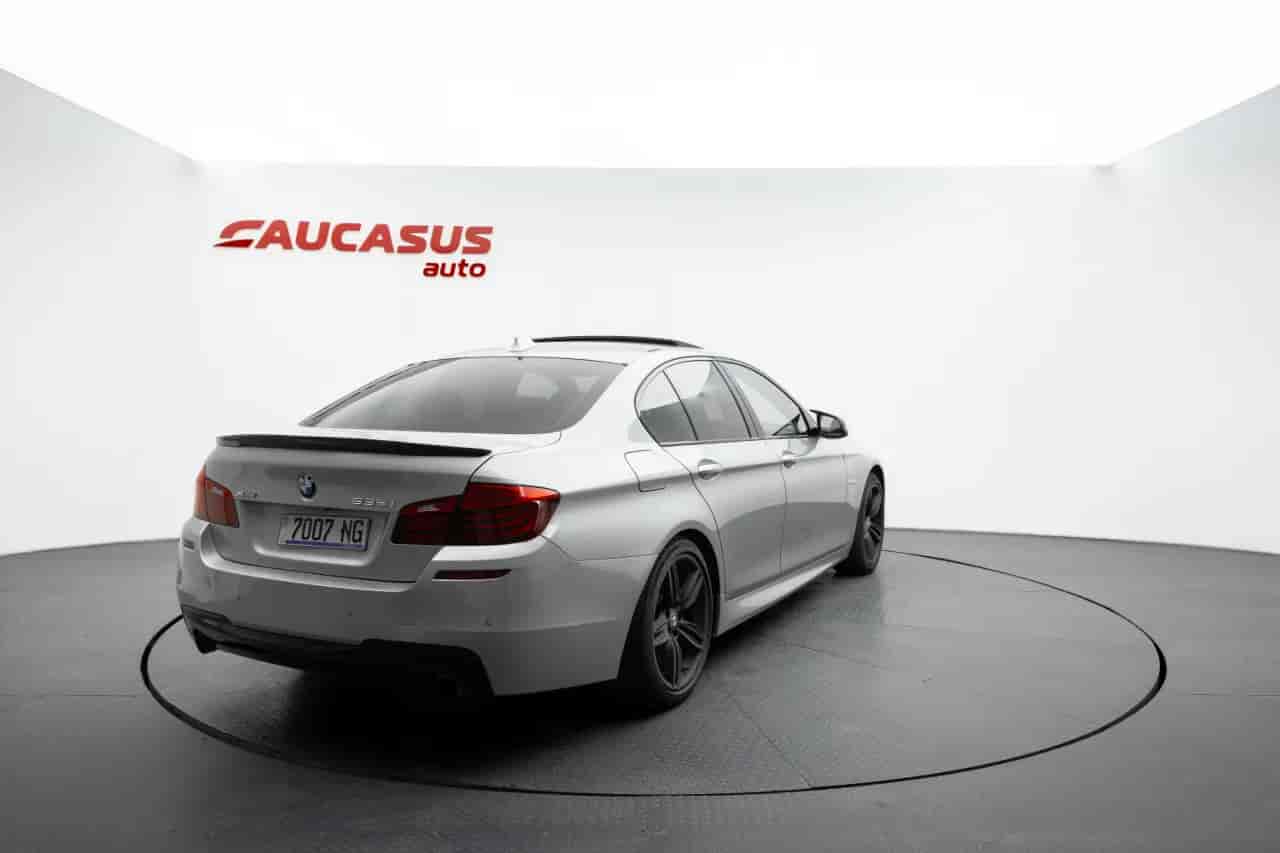 BMW 5-Series - 4