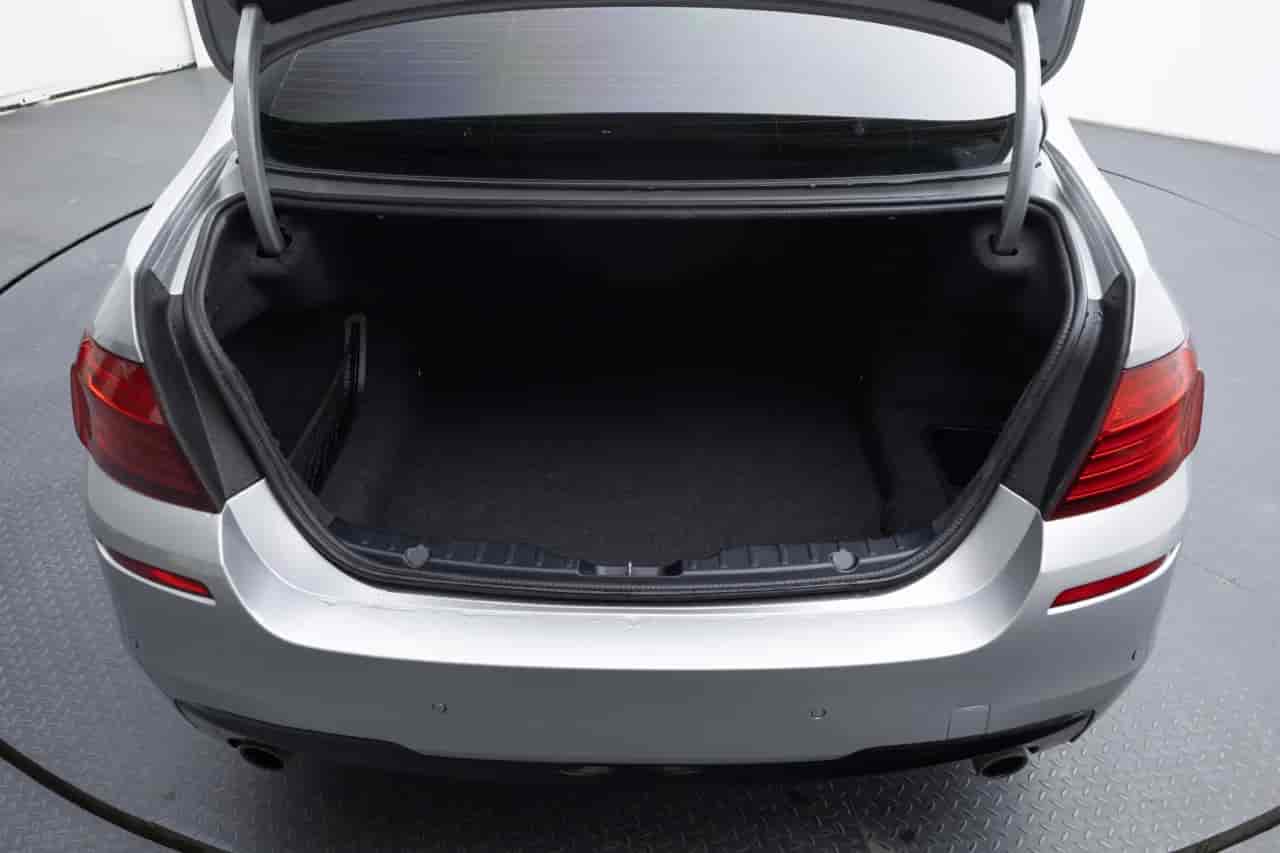 BMW 5-Series - 7