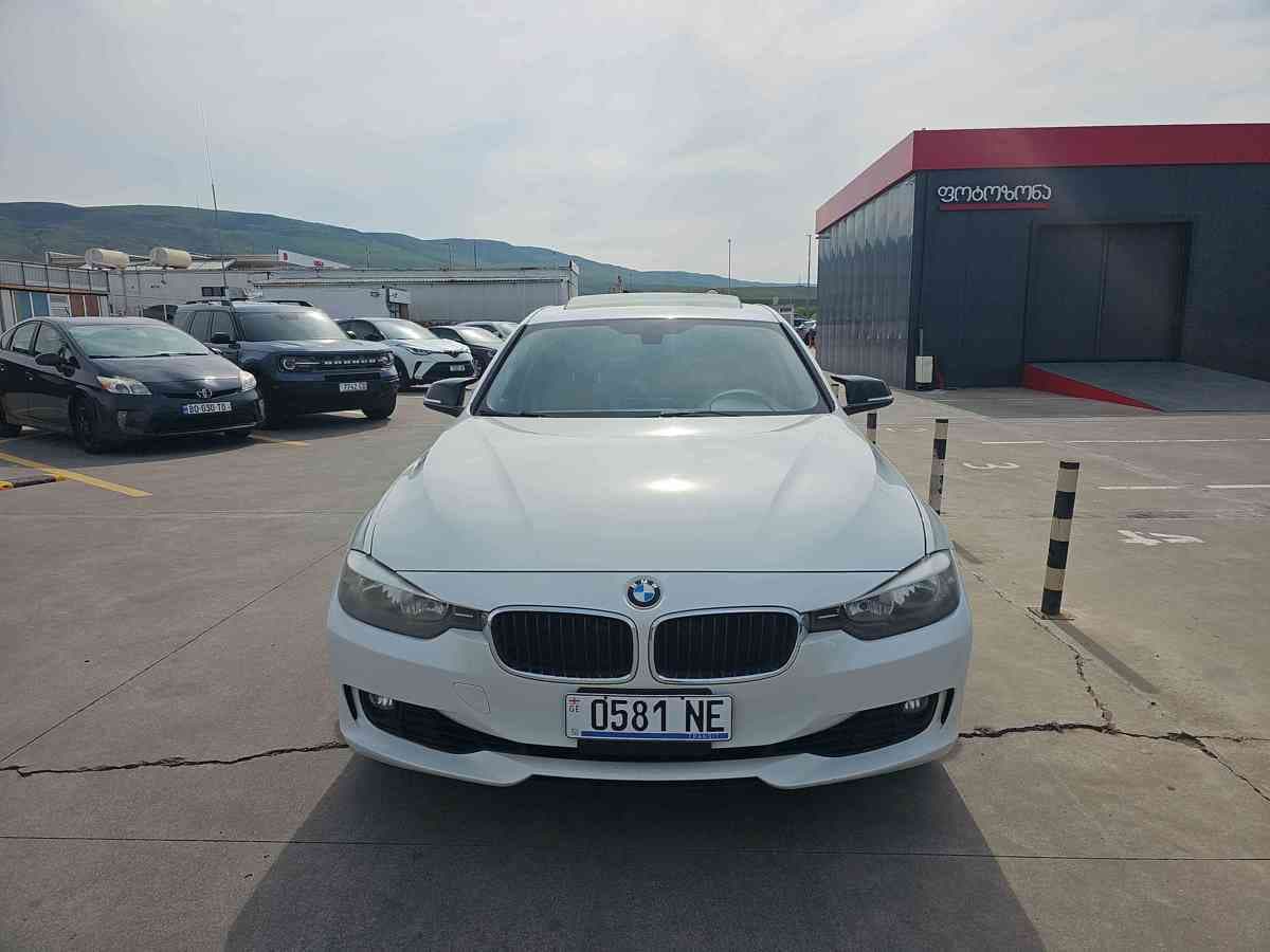 BMW 328i - 2
