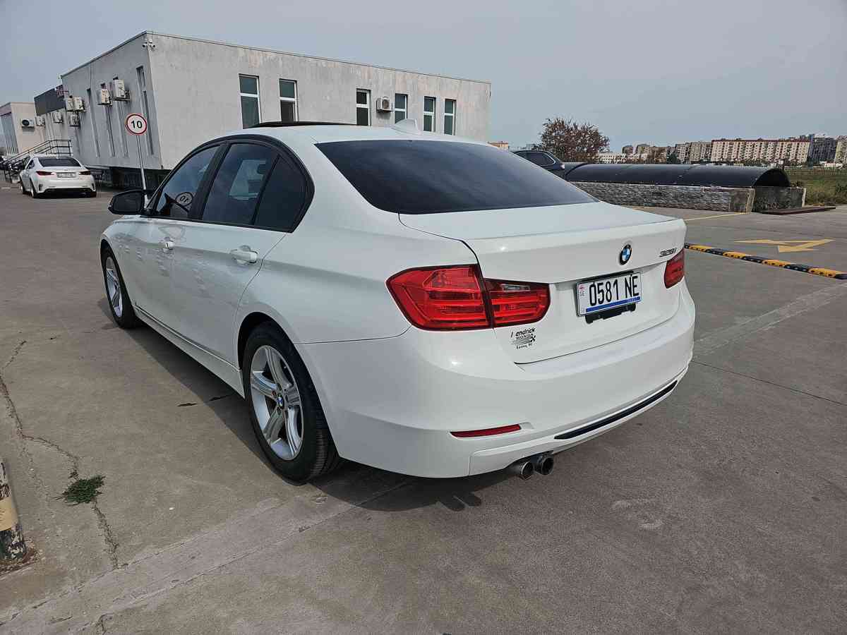BMW 328i - 6