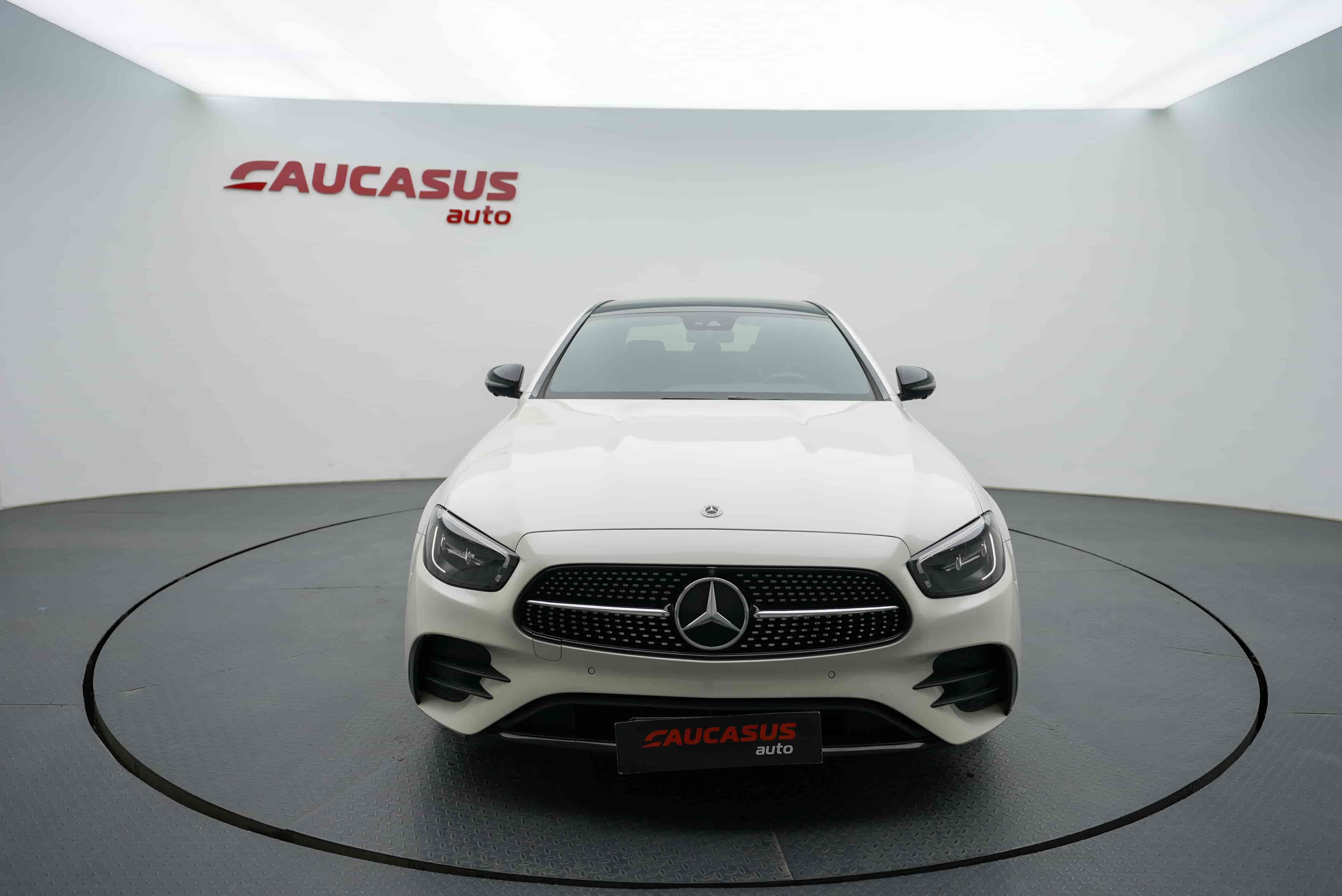 MERCEDES-BENZ E-Class - 2