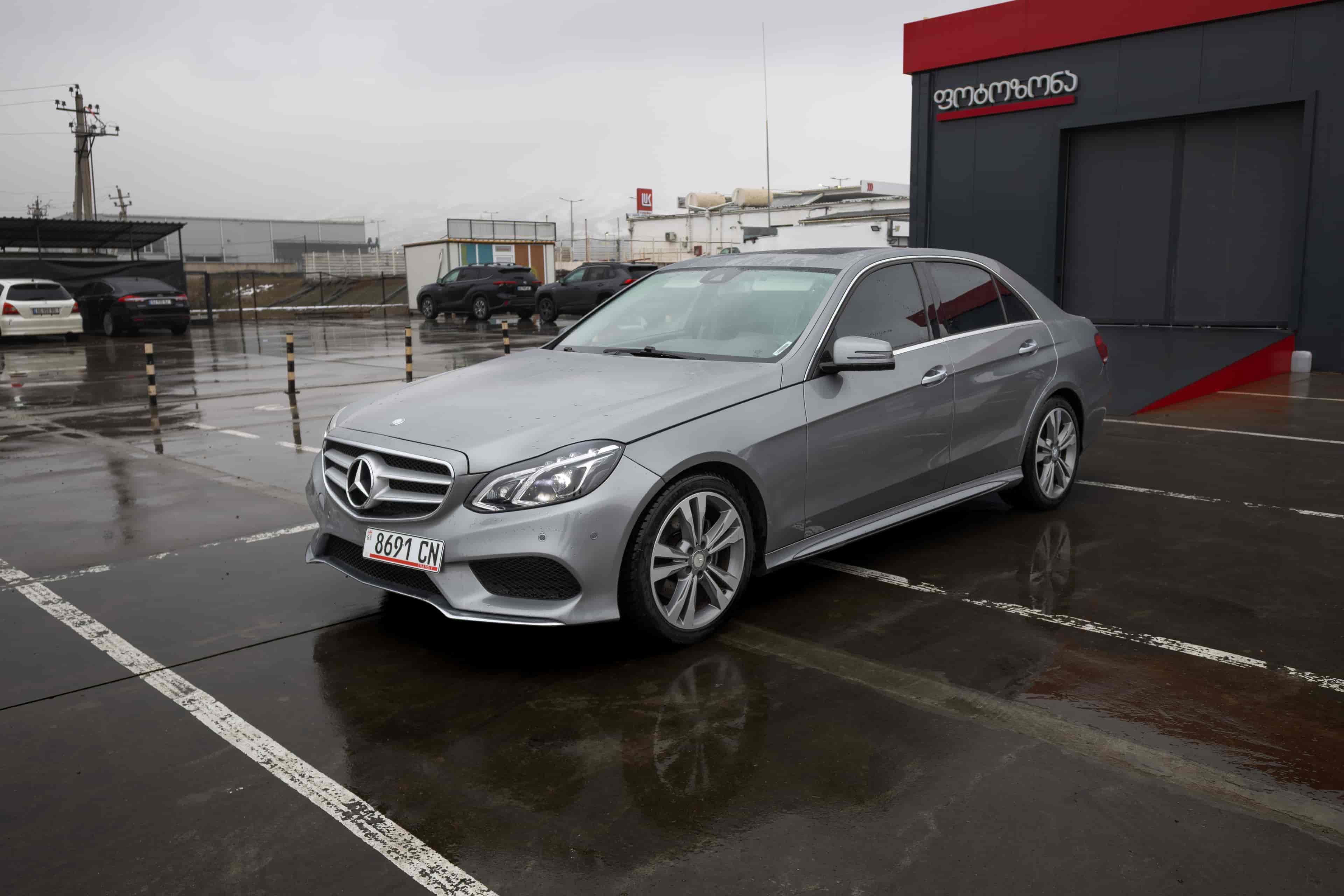 MERCEDES-BENZ E-Class - 1