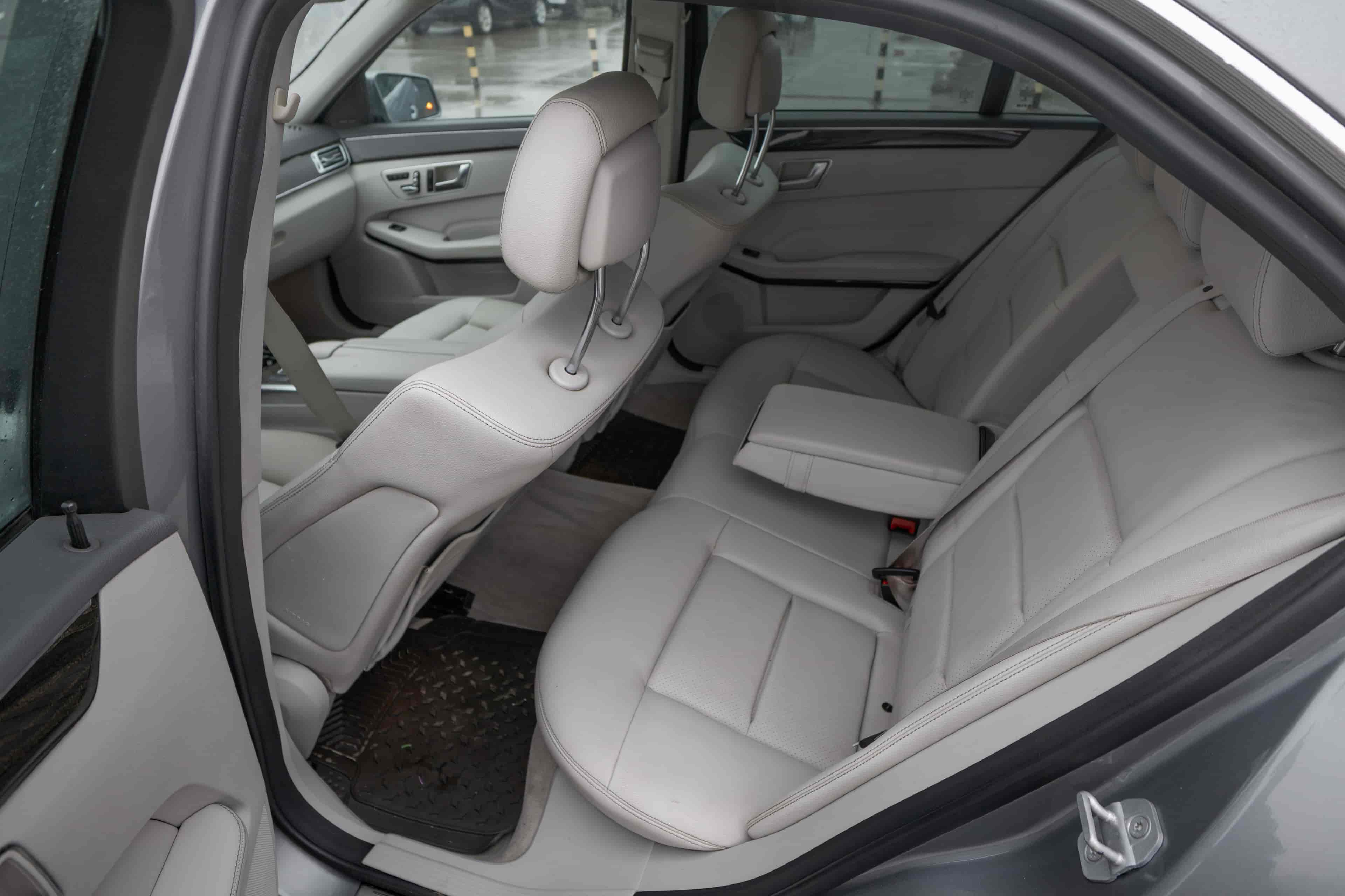 MERCEDES-BENZ E-Class - 8