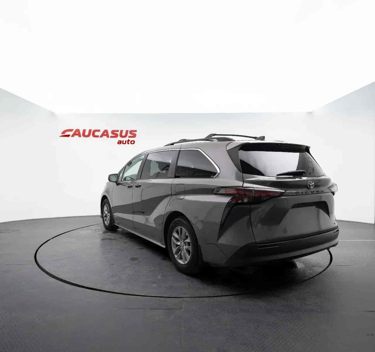 TOYOTA Sienna - 6