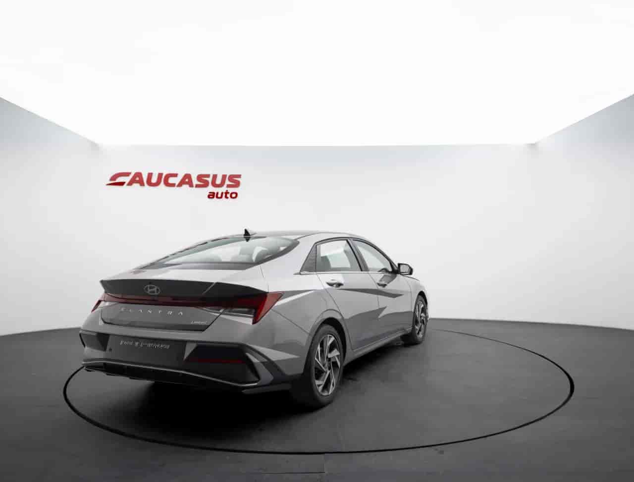 HYUNDAI Elantra - 4