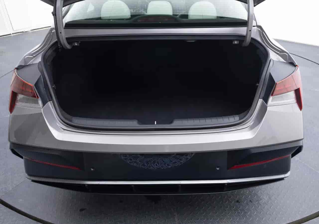 HYUNDAI Elantra - 7