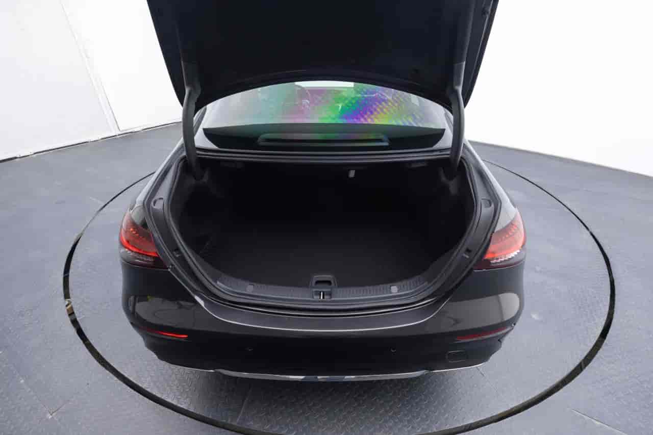 MERCEDES-BENZ E-Class - 7