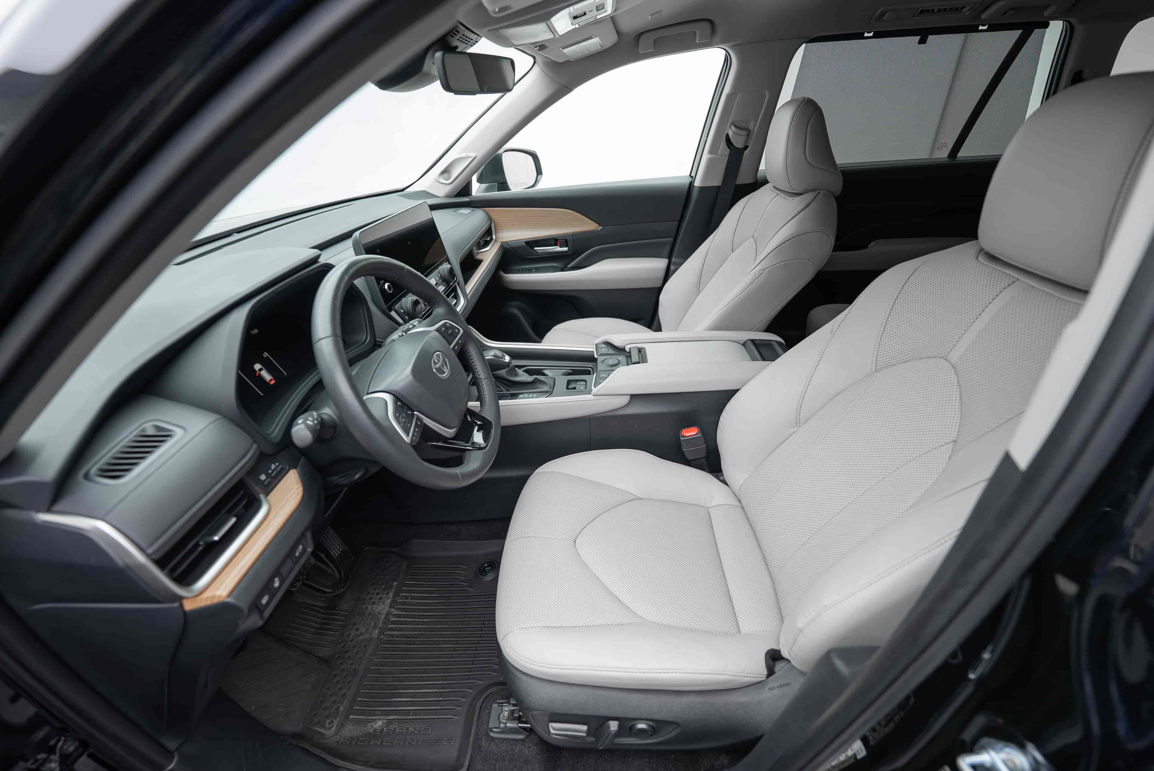 TOYOTA Grand Highlander - 10