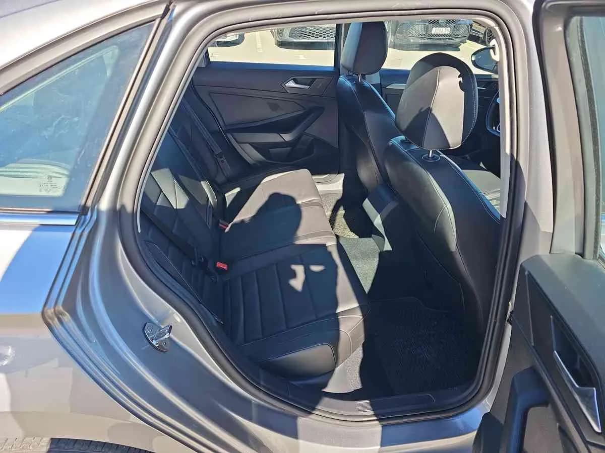 VOLKSWAGEN Jetta - 8